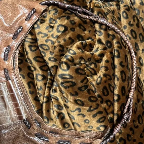 Sondra Roberts Vintage Leather Hobo Bag - Picture 14 of 15